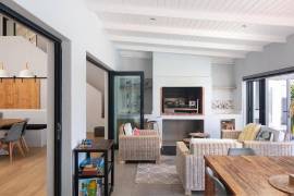 Luxury 5 Bed Villa For Sale In Port Owen South