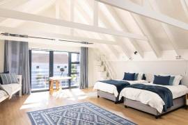 Luxury 5 Bed Villa For Sale In Port Owen South