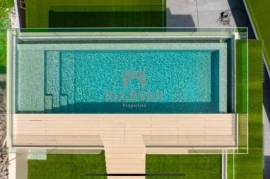 NEW 3 BEDROOM APARTMENT SOLD IN ---- PRIVATE CONDOMINIUM
