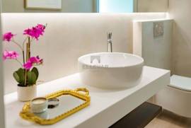 NEW 3 BEDROOM APARTMENT SOLD IN ---- PRIVATE CONDOMINIUM