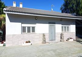 Cosy villa in Sax, with three bedrooms plus guest house, 5,000 m2 plot and heated pool