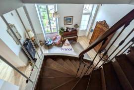 Manor House Style Period Property with Garden