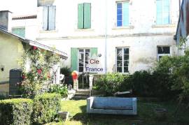 Manor House Style Period Property with Garden