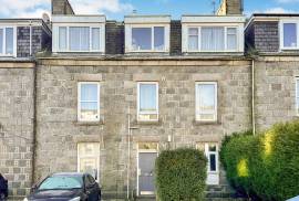 2 bedroom, Ground floor flat for sale