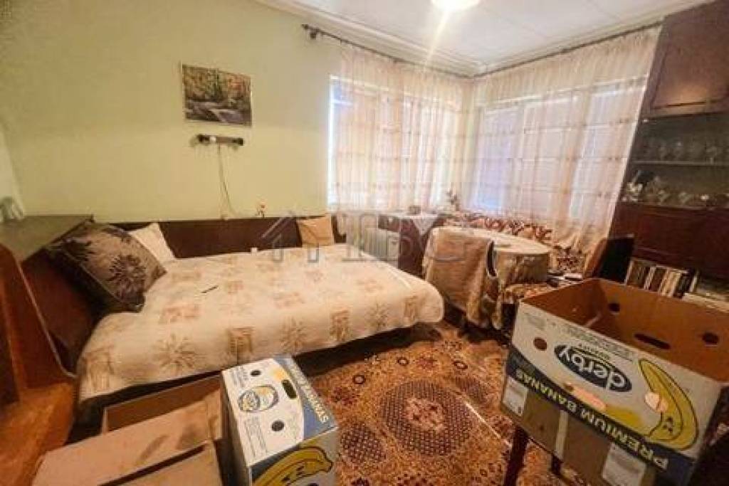 Charmante maison de deux chambres à rénover à Rodina 3, Ruse