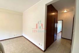 3 Bedroom Apartment Loures