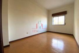 3 Bedroom Apartment Loures