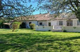 Country House With Guest House and Heated Swimming Pool On Over 3 Acres - €349,950
