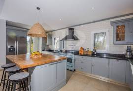 4 Bedrooms - Villa - For Sale