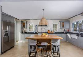 4 Bedrooms - Villa - For Sale