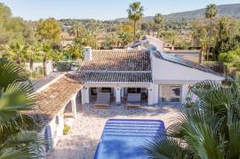 4 Bedrooms - Villa - For Sale