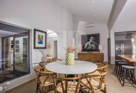 4 Bedrooms - Villa - For Sale