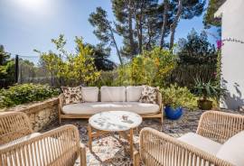 4 Bedrooms - Villa - For Sale