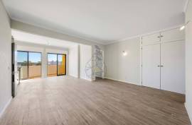 Opportunity! T1+1 Renovated with Open Space Kitchen in Vila Rosa - Portimão Opportunity! T1+1 Renovated with Open Space Kitchen in Vila Rosa - Portimão