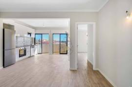 Opportunity! T1+1 Renovated with Open Space Kitchen in Vila Rosa - Portimão Opportunity! T1+1 Renovated with Open Space Kitchen in Vila Rosa - Portimão