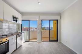 Opportunity! T1+1 Renovated with Open Space Kitchen in Vila Rosa - Portimão Opportunity! T1+1 Renovated with Open Space Kitchen in Vila Rosa - Portimão