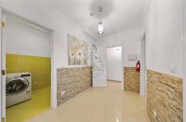 Triplex Villa with 5 Bedrooms in Private Condominium with Pool - Montes de Alvor Triplex Villa with 5 Bedrooms in Private Condominium with Pool - Montes de Alvor