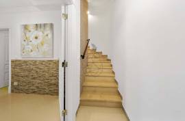 Triplex Villa with 5 Bedrooms in Private Condominium with Pool - Montes de Alvor Triplex Villa with 5 Bedrooms in Private Condominium with Pool - Montes de Alvor