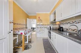 Triplex Villa with 5 Bedrooms in Private Condominium with Pool - Montes de Alvor Triplex Villa with 5 Bedrooms in Private Condominium with Pool - Montes de Alvor