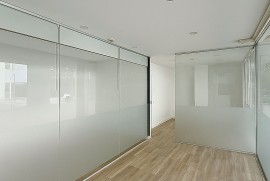 Rental – Shop with Display Windows on One of Cascais' Main Streets