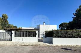 4-Bedroom Villa with 4 Suites + Office | Garden & Pool | Furnished – Birre, Cascais