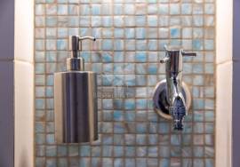 Detached 3 bedroom quinta style house with pool and distant sea views. Near Santa Catarina da Fonte de Bispo.