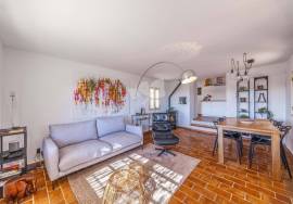 Detached 3 bedroom quinta style house with pool and distant sea views. Near Santa Catarina da Fonte de Bispo.