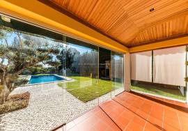 4 Bedroom Villa with Garden and Pool in the Prestigious Quinta da Beloura