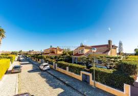 4 Bedroom Villa with Garden and Pool in the Prestigious Quinta da Beloura