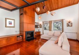 4 Bedroom Villa with Garden and Pool in the Prestigious Quinta da Beloura