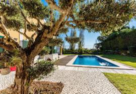 4 Bedroom Villa with Garden and Pool in the Prestigious Quinta da Beloura