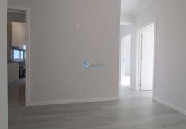 Refurbished 3 bedroom apartment located in Portimão