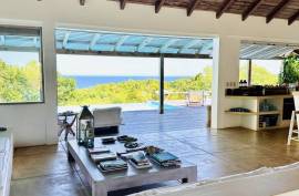 A Zen Retreat With Panoramic Ocean Views