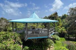 A Zen Retreat With Panoramic Ocean Views