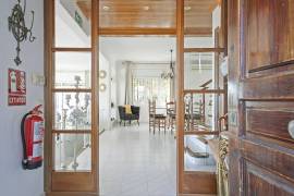 Luxury 7 Bed Villa & Self Contained Apartment For Sale in Sitges