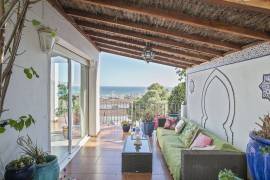 Luxury 7 Bed Villa & Self Contained Apartment For Sale in Sitges