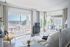 Luxury 7 Bed Villa & Self Contained Apartment For Sale in Sitges