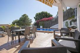 Luxury 7 Bed Villa & Self Contained Apartment For Sale in Sitges