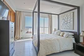 Luxury 7 Bed Villa & Self Contained Apartment For Sale in Sitges