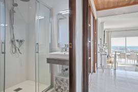 Luxury 7 Bed Villa & Self Contained Apartment For Sale in Sitges