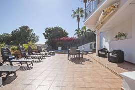 Luxury 7 Bed Villa & Self Contained Apartment For Sale in Sitges