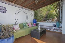 Luxury 7 Bed Villa & Self Contained Apartment For Sale in Sitges