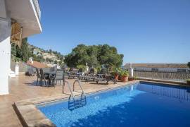 Luxury 7 Bed Villa & Self Contained Apartment For Sale in Sitges