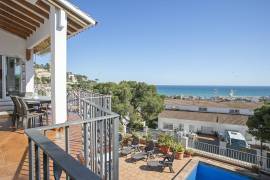 Luxury 7 Bed Villa & Self Contained Apartment For Sale in Sitges