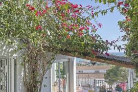 Luxury 7 Bed Villa & Self Contained Apartment For Sale in Sitges