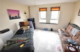 Complex of 8 Flats with Tenants in Place For Sale in Leeds United