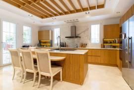 Luxury 4 Bed Villa For sale in Kyrenia North