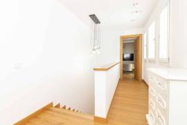 Luxury 4 Bed Villa For sale in Kyrenia North