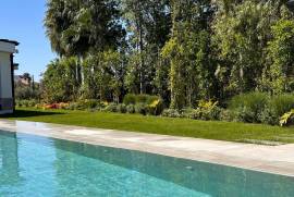 Luxury 4 Bed Villa For sale in Kyrenia North