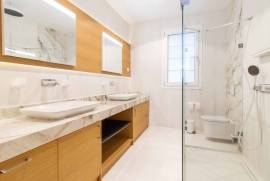 Luxury 4 Bed Villa For sale in Kyrenia North